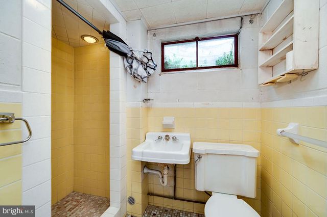 1034 BUTTER LN, Reading, PA 19606