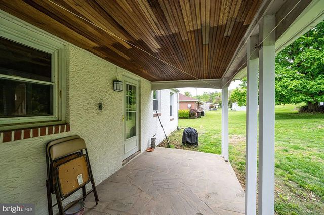 1034 BUTTER LN, Reading, PA 19606