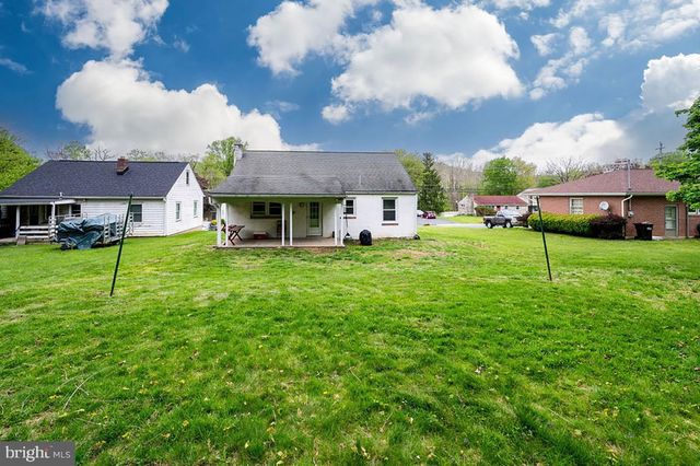 1034 BUTTER LN, Reading, PA 19606