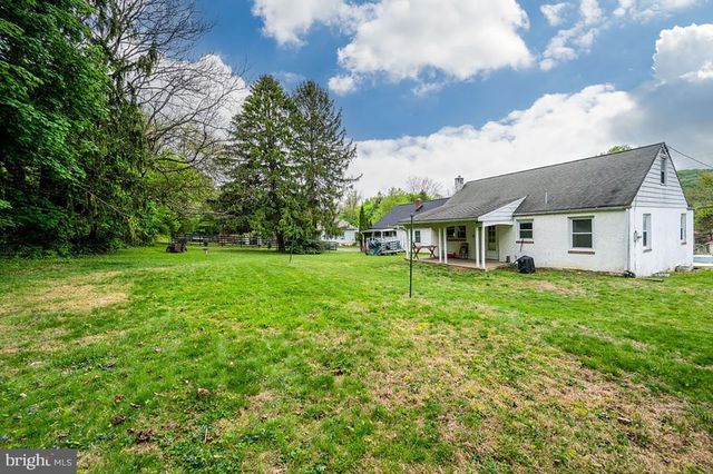 1034 BUTTER LN, Reading, PA 19606