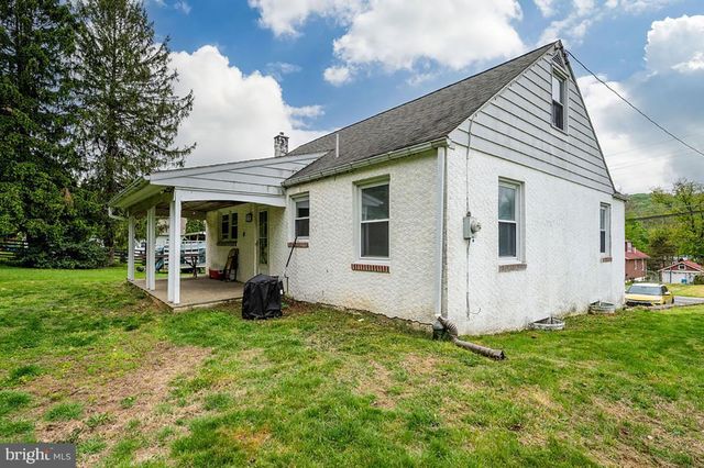 1034 BUTTER LN, Reading, PA 19606