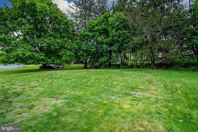 1034 BUTTER LN, Reading, PA 19606