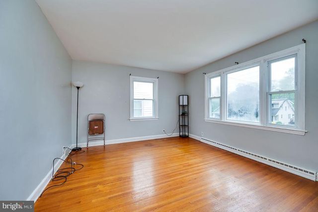 1034 BUTTER LN, Reading, PA 19606