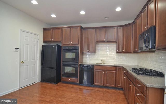 23 LUMBERMILL LN, Voorhees, NJ 08043