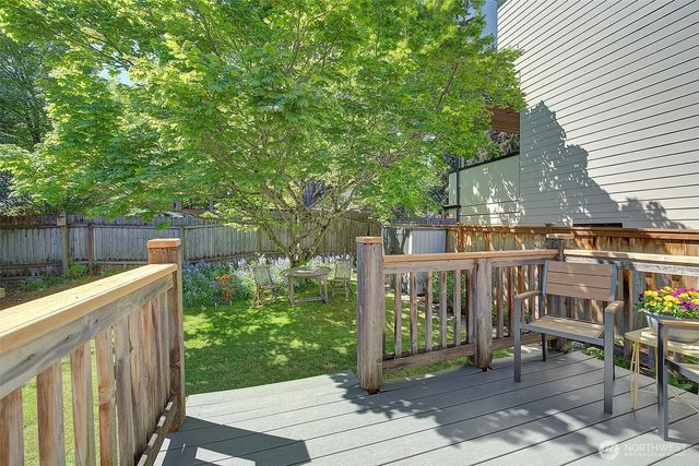 6827 36th Avenue NE, Seattle, WA 98115