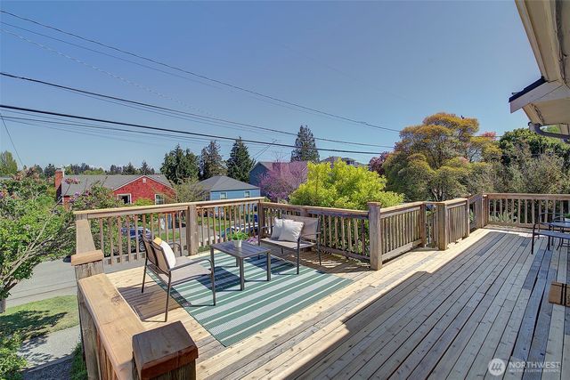 6827 36th Avenue NE, Seattle, WA 98115