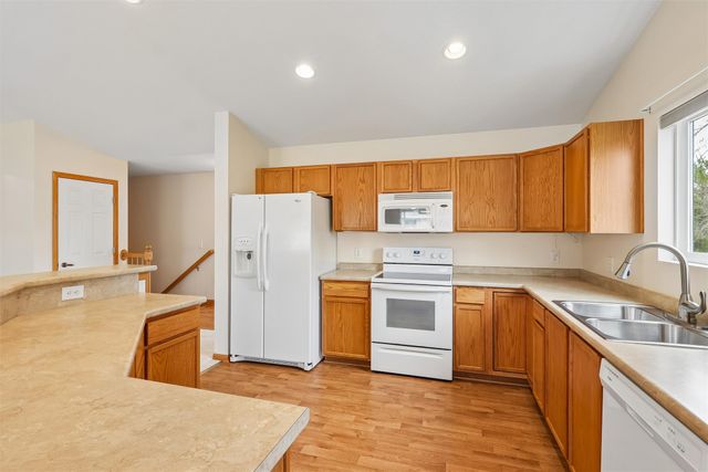 6030 Pinewood Court, Johnston, IA 50131