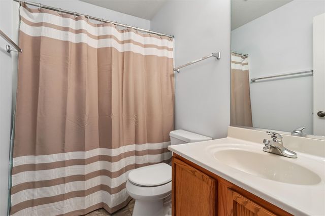 6030 Pinewood Court, Johnston, IA 50131