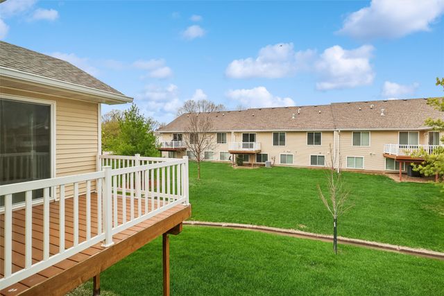 6030 Pinewood Court, Johnston, IA 50131