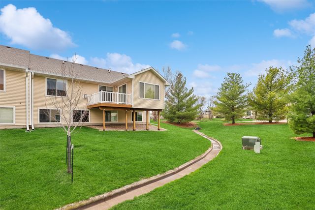 6030 Pinewood Court, Johnston, IA 50131