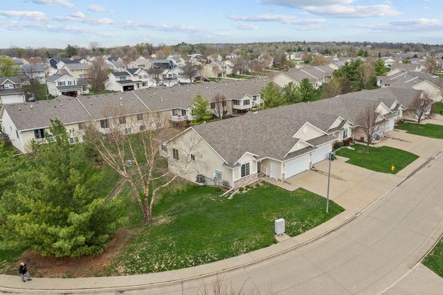 6030 Pinewood Court, Johnston, IA 50131
