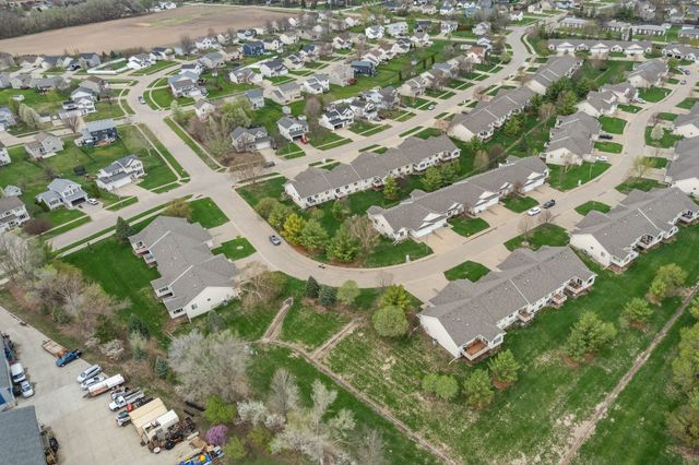 6030 Pinewood Court, Johnston, IA 50131