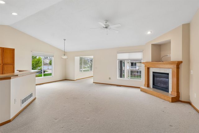 6030 Pinewood Court, Johnston, IA 50131