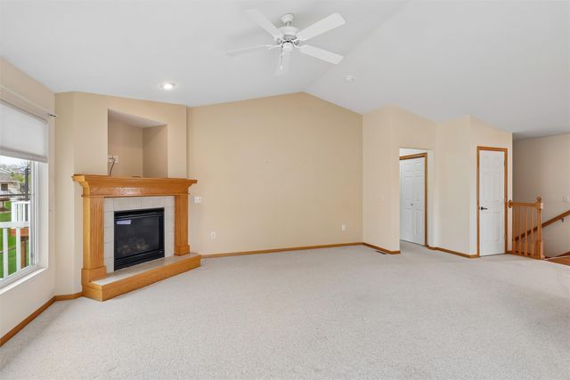 6030 Pinewood Court, Johnston, IA 50131