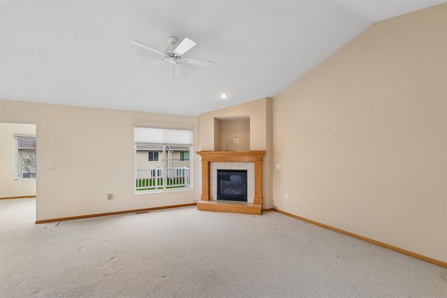 6030 Pinewood Court, Johnston, IA 50131