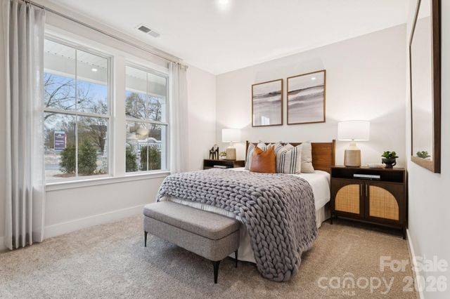 208 E Warfield Drive, Mooresville, NC 28115