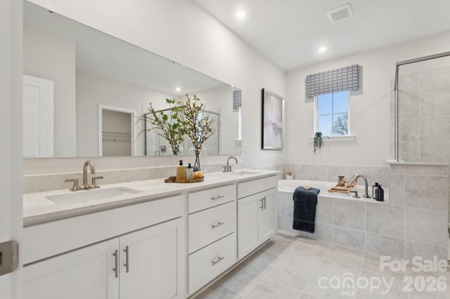 208 E Warfield Drive, Mooresville, NC 28115