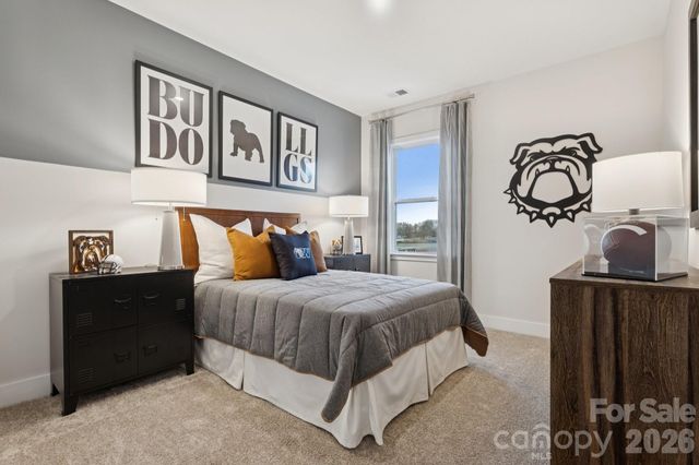 208 E Warfield Drive, Mooresville, NC 28115