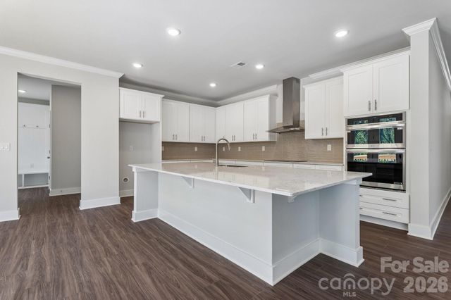 208 E Warfield Drive, Mooresville, NC 28115