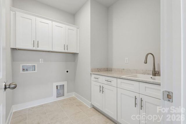 208 E Warfield Drive, Mooresville, NC 28115