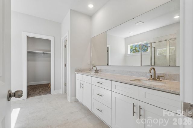 208 E Warfield Drive, Mooresville, NC 28115
