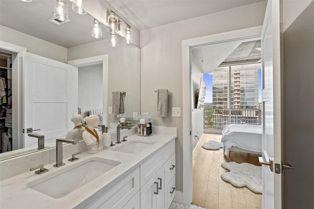360 Nueces ST 3702, Austin, TX 78701
