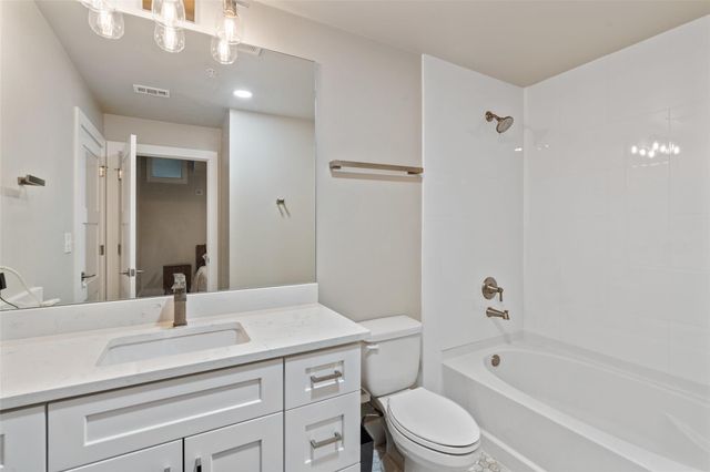 360 Nueces ST 3702, Austin, TX 78701