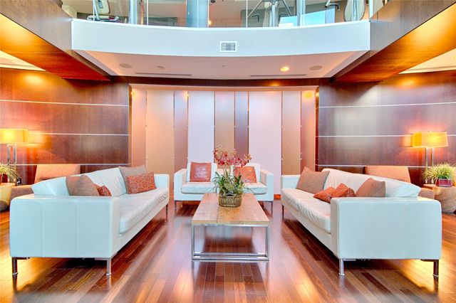 360 Nueces ST 3702, Austin, TX 78701