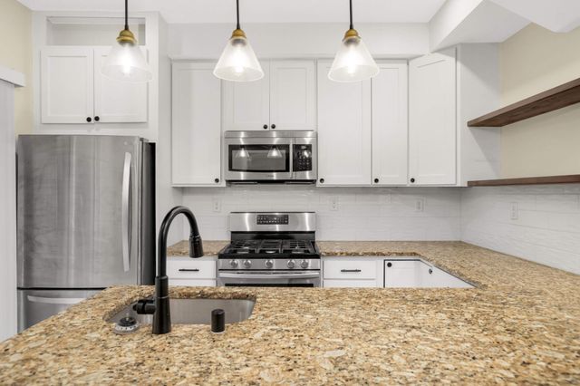 206 Robie Street W, Saint Paul, MN 55107