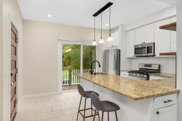 206 Robie Street W, Saint Paul, MN 55107