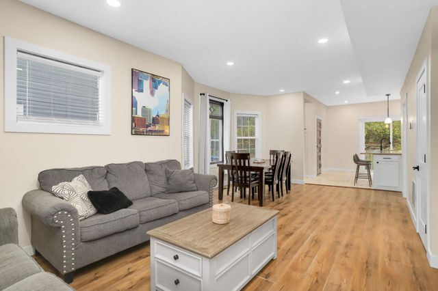 206 Robie Street W, Saint Paul, MN 55107