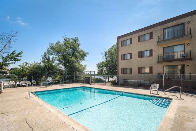 404 Broadway 303, Lynn, MA 01904