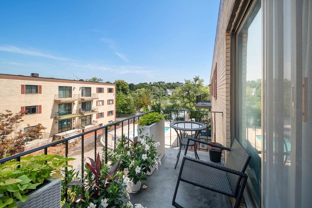 404 Broadway 303, Lynn, MA 01904
