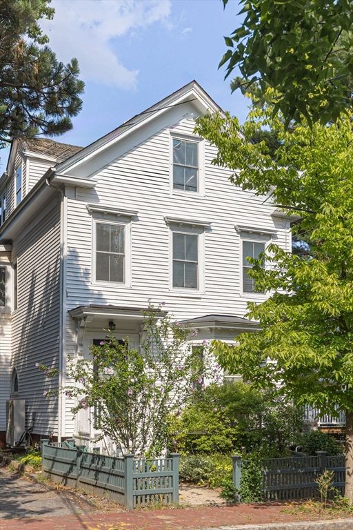 11 Perry 2, Cambridge, MA 02139