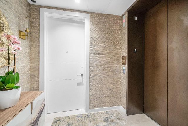 200 SE Mizner Boulevard 209, Boca Raton, FL 33432