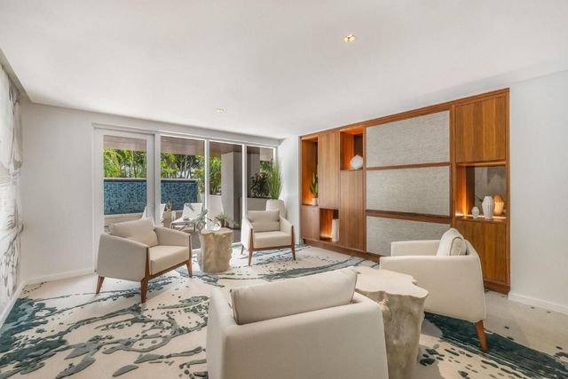 200 SE Mizner Boulevard 209, Boca Raton, FL 33432