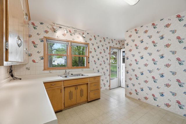 1633 Rome Avenue, Saint Paul, MN 55116