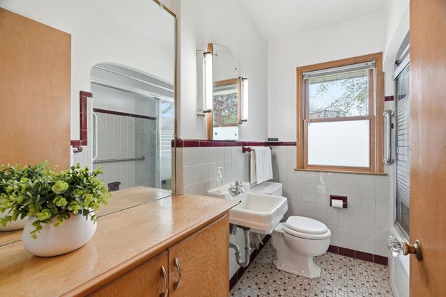 1633 Rome Avenue, Saint Paul, MN 55116