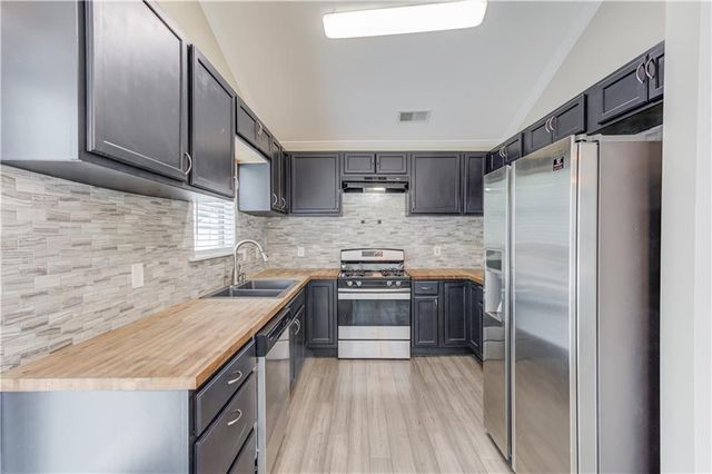 865 Stonebridge Park Circle, Lithonia, GA 30058