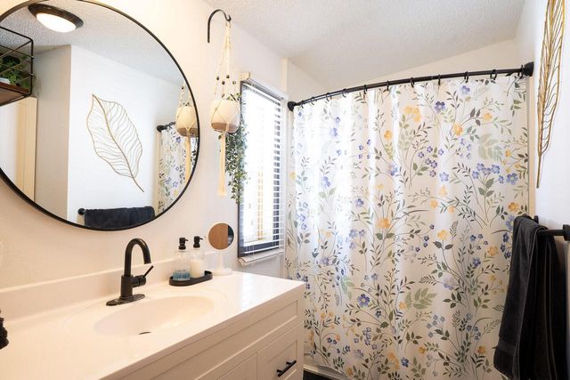 601 Oak AVENUE S, Onalaska, WI 54650