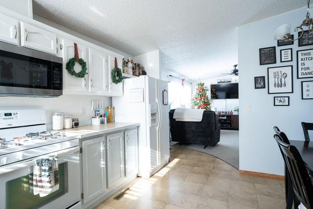 601 Oak AVENUE S, Onalaska, WI 54650