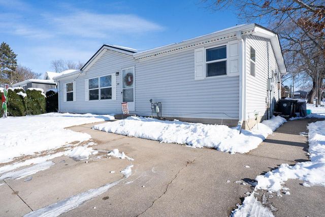 601 Oak AVENUE S, Onalaska, WI 54650