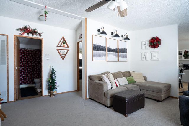 601 Oak AVENUE S, Onalaska, WI 54650