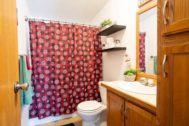 601 Oak AVENUE S, Onalaska, WI 54650