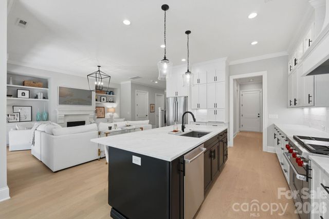 115 Thorncote Place, Charlotte, NC 28226