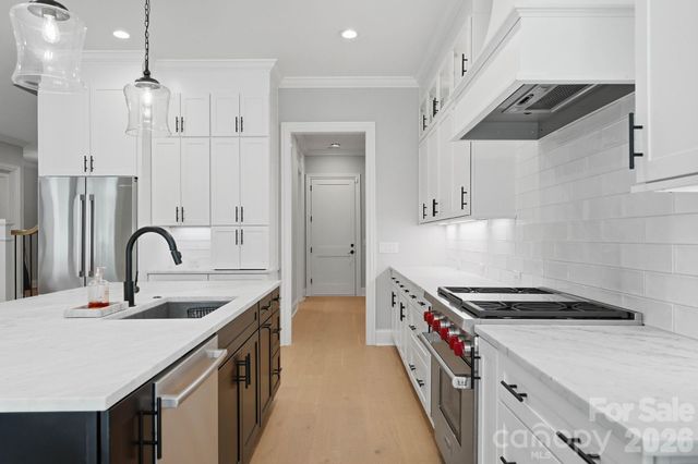 115 Thorncote Place, Charlotte, NC 28226