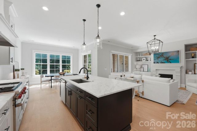 115 Thorncote Place, Charlotte, NC 28226