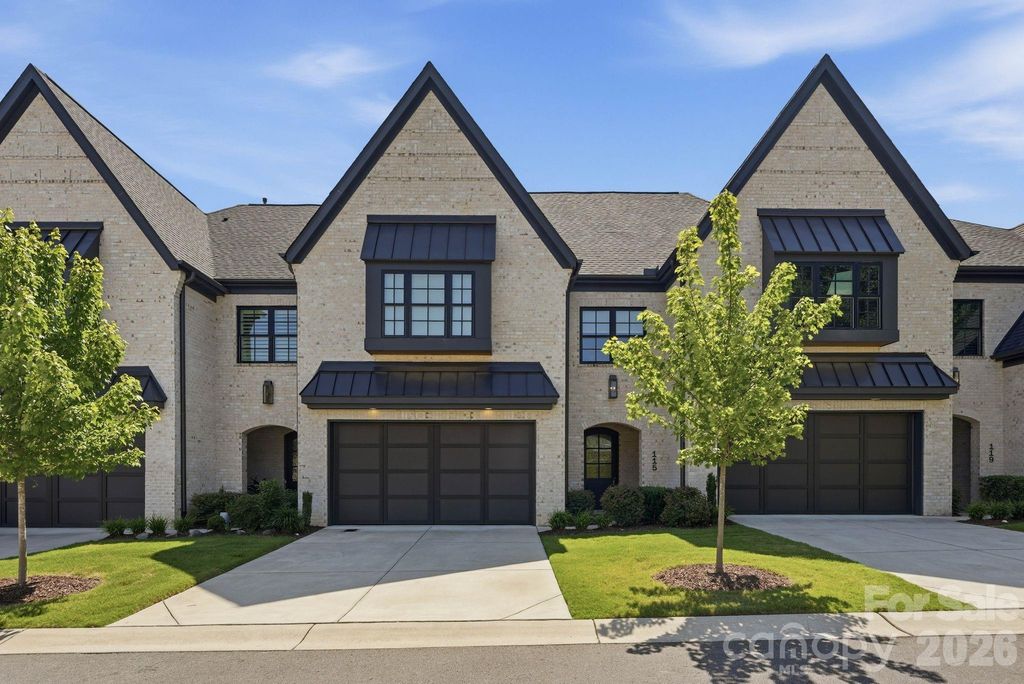 115 Thorncote Place, Charlotte, NC 28226