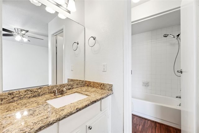 14515 Wunderlich Drive 211, Houston, TX 77069