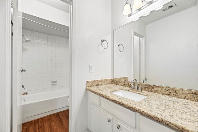 14515 Wunderlich Drive 211, Houston, TX 77069